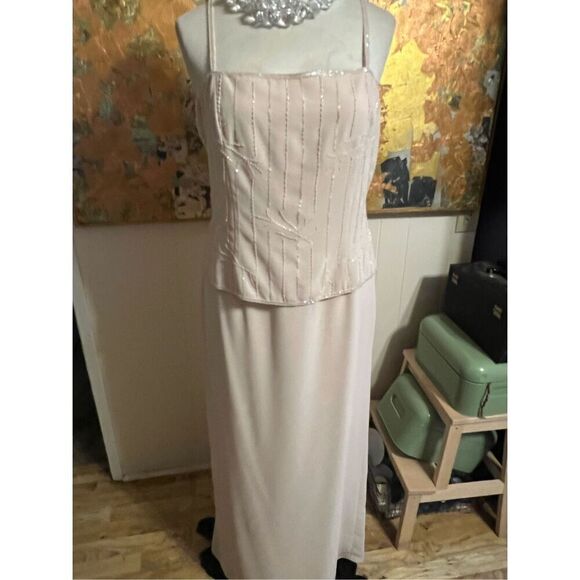 Gorgeous Dela-Jo Two Piece Formal Blush Pink Beaded Dress & Jacket mother of the - Picture 6 of 9